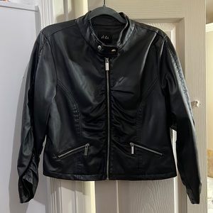 Cropped fit leather jacket